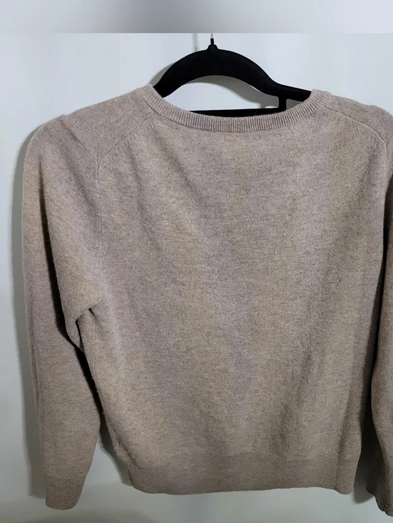 Quince Women's Mongolian 100% Cashmere V Neck Sweater Tan Oatmeal, Size S - Picture 3 of 5
